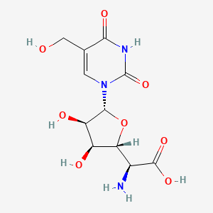 (2S)-2-amino-2-[(2R,3S,4R,5R)-3,4-dihydroxy-5-[5-(hydroxymethyl)-2,4-dioxopyrimidin-1-yl]oxolan-2-yl]acetic acid