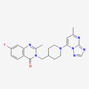 7-Fluoro-2-methyl-3-[(1-{5-methyl-[1,2,4]triazolo[1,5-a]pyrimidin-7-yl}piperidin-4-yl)methyl]-3,4-dihydroquinazolin-4-one